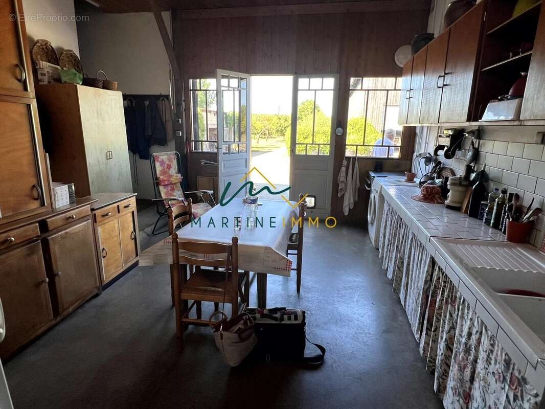 A vendre maison pierre de 240m2 - photo 10