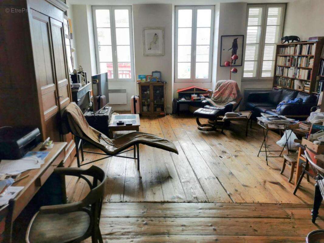 Maison à SAINT-JEAN-D'ANGELY