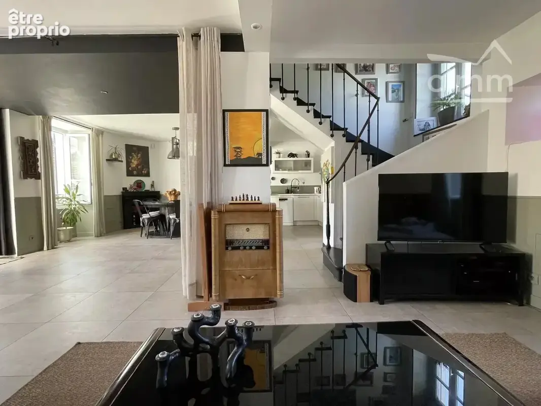 Charme et grands espaces pour cette maison du XIX ème rénovée avec goût - photo 4