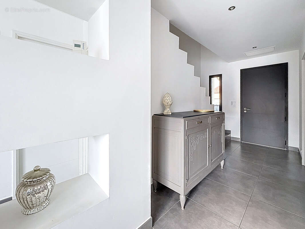 Maison à PEZILLA-LA-RIVIERE