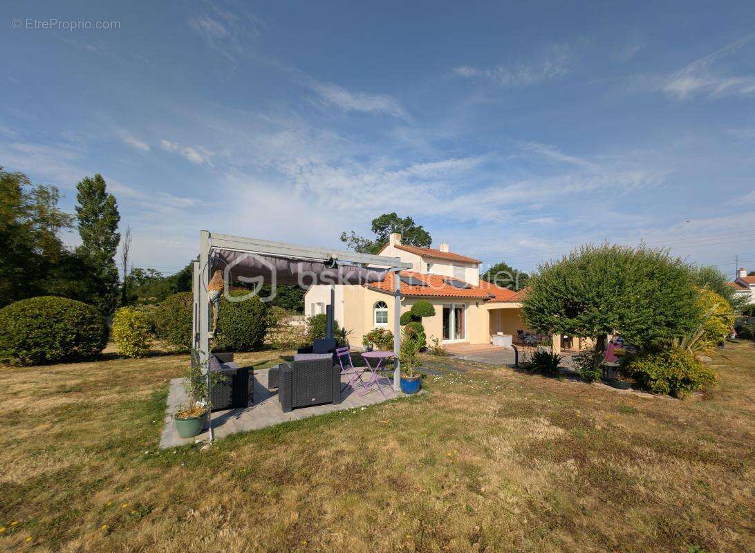 Maison à LE LOROUX-BOTTEREAU