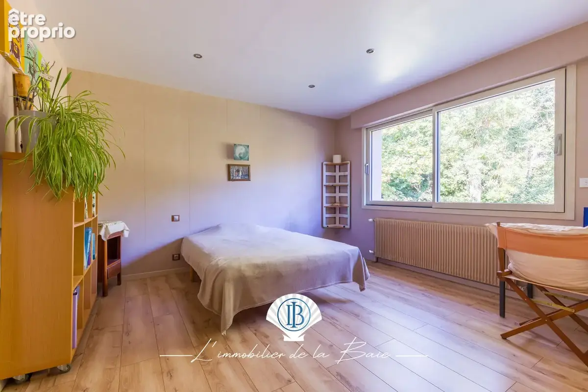 Villa de 346m2 avec parc de 4700m2 proche de la mer - photo 14