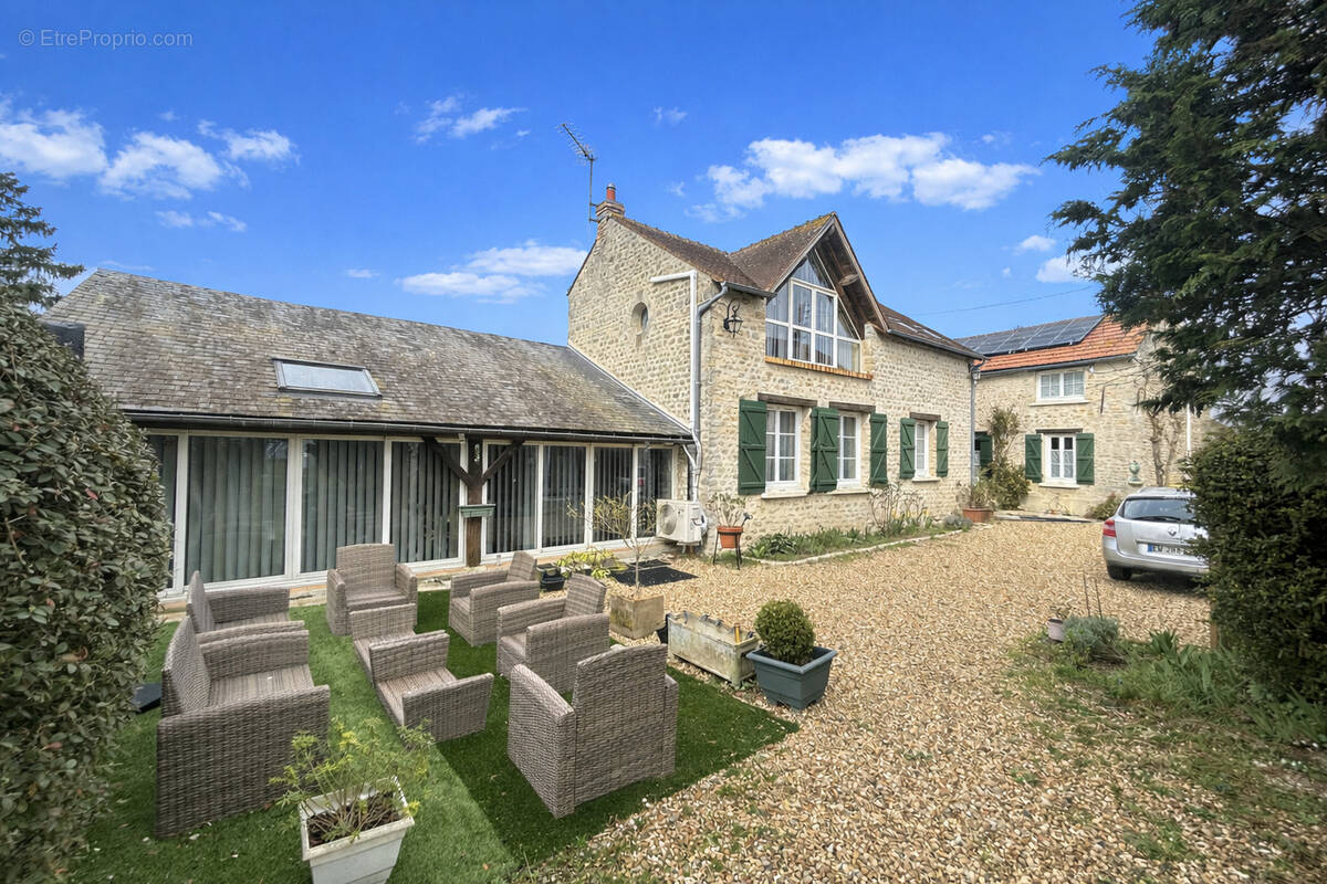 Maison à MEREVILLE