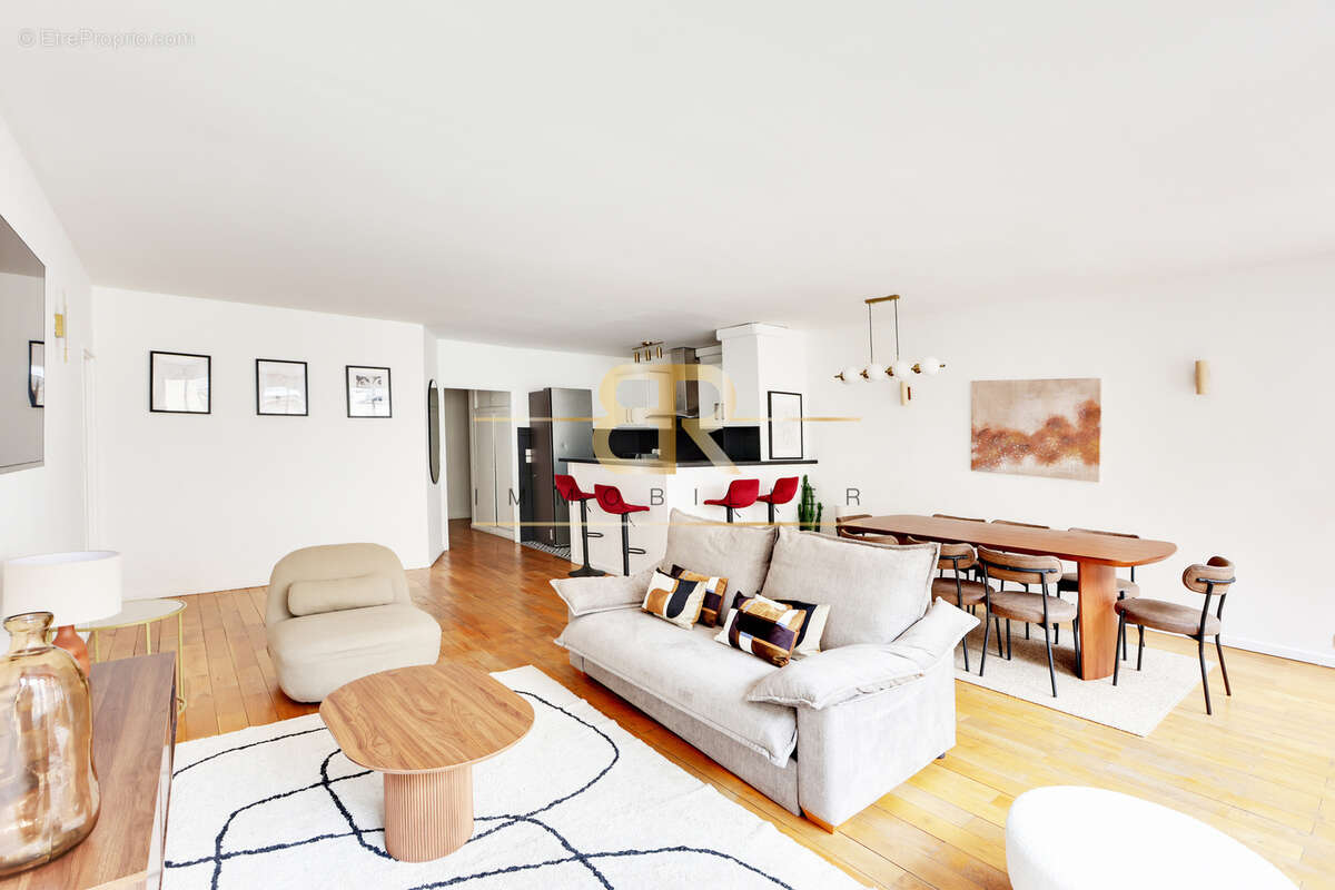 Appartement à PARIS-8E