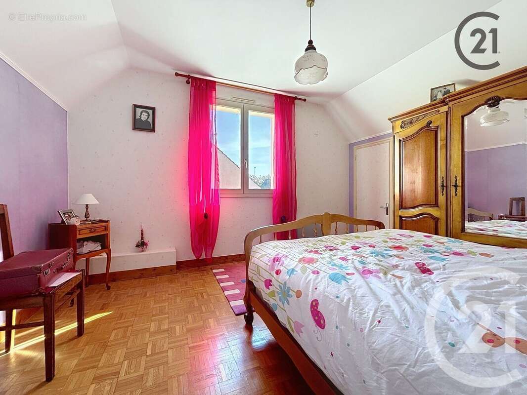 Maison à SAINT-GERMAIN-LAVAL