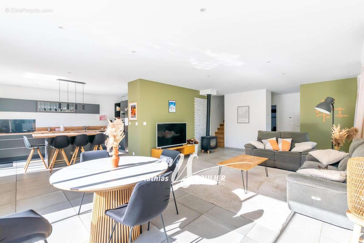 Photo 3 - Maison à LE PUY-SAINTE-REPARADE