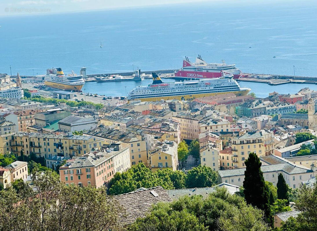Terrain à BASTIA