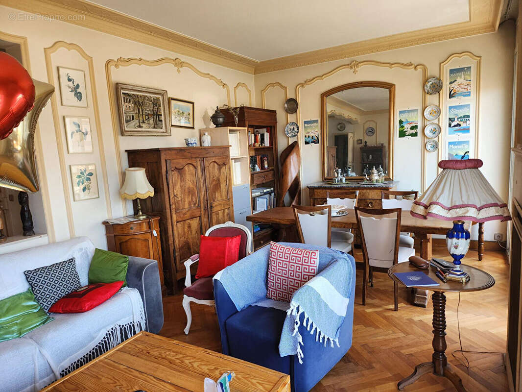Appartement à MARSEILLE-6E