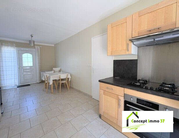 Maison 60 m² à Veigne  - photo 4