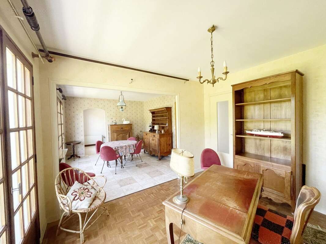 Maison 136 m² à Teloche  - photo 4