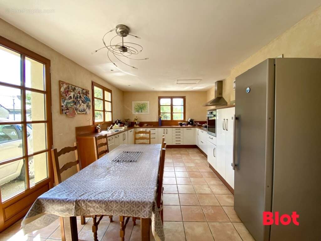 Maison 7 pièces 173 m² à vendre à Saint-Uniac (35360) - photo 5