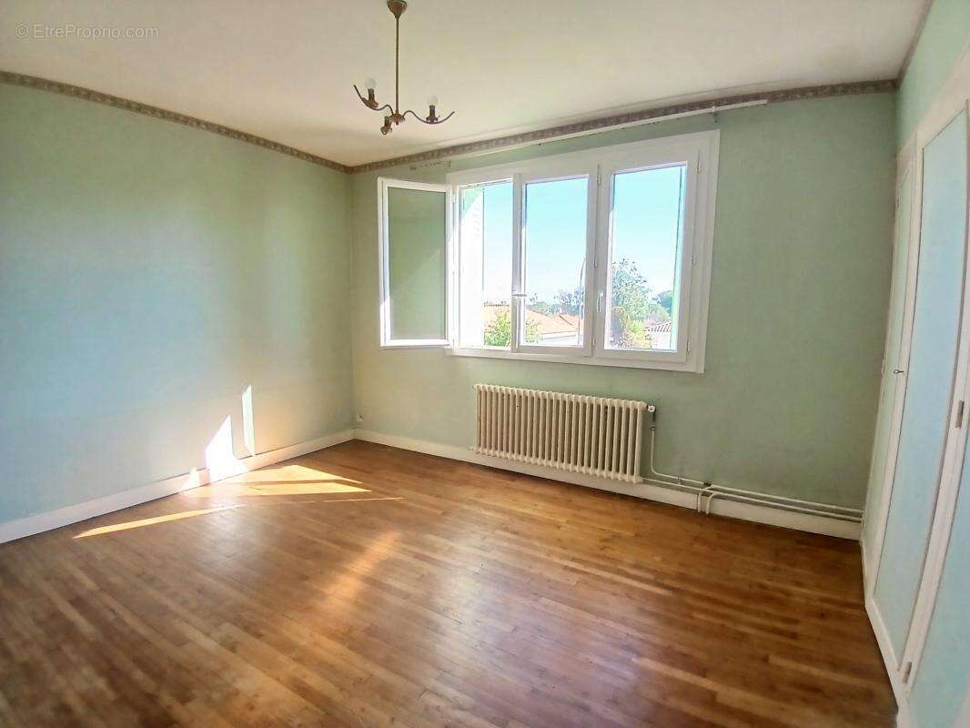 Maison lumineuse 4 chambres avec terrain clos et arboré - photo 13