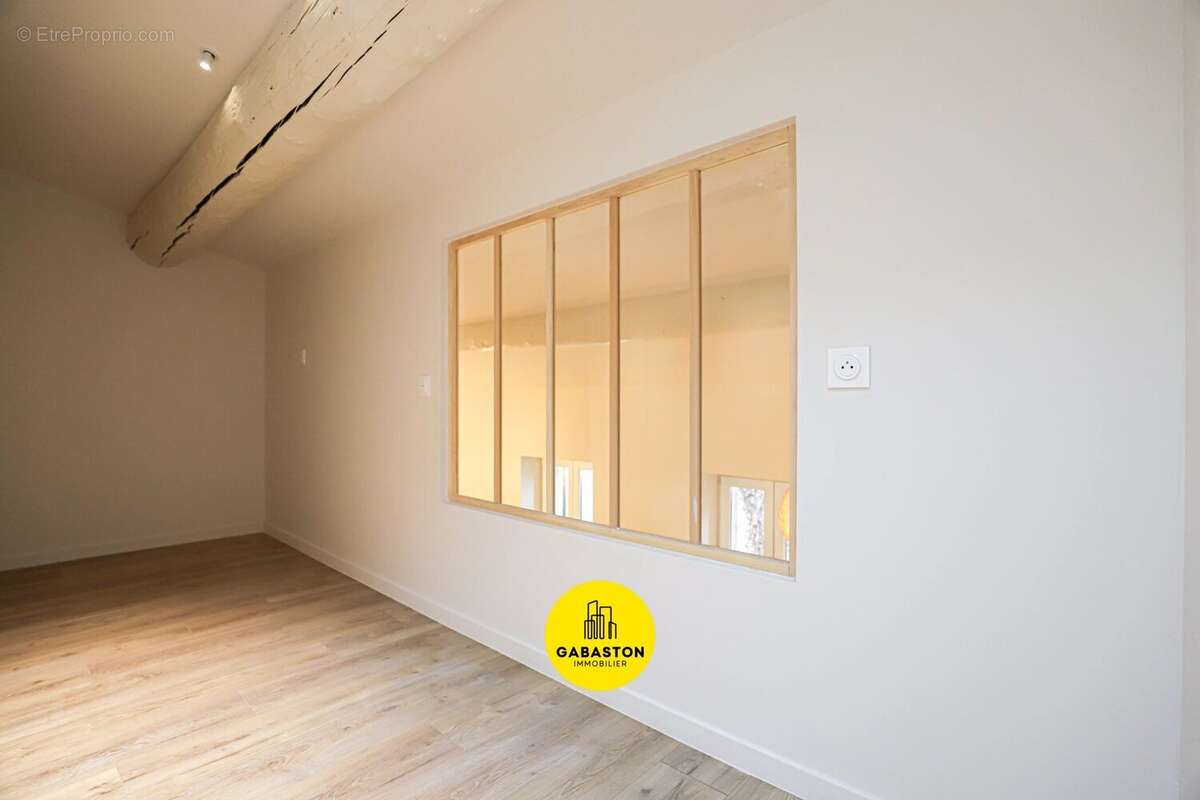 Appartement à MARSEILLE-4E