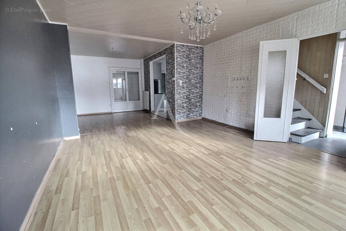 Maison à SAINT-ETIENNE-DU-ROUVRAY