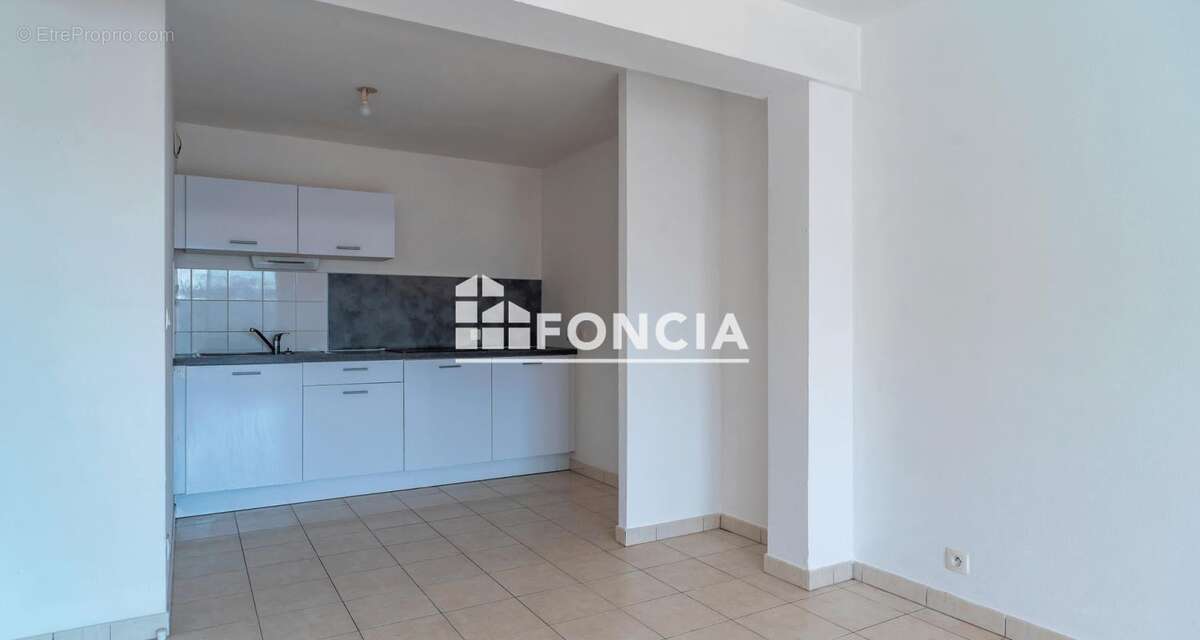 Appartement à SENE
