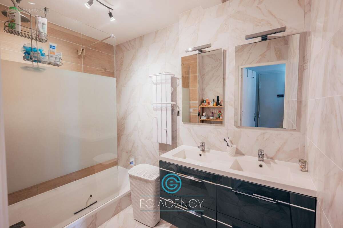 Appartement 73 m² à Marseille-8e  - photo 9