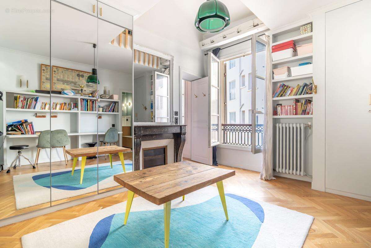 Appartement à PARIS-3E