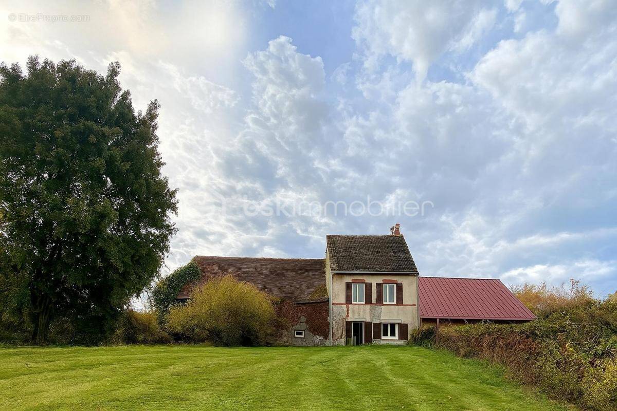 Maison à SAINT-LEGER-MAGNAZEIX