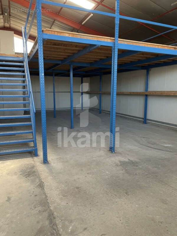 Local d'activité / stockage 393 m2 en zone Bourg de Péage - photo 4