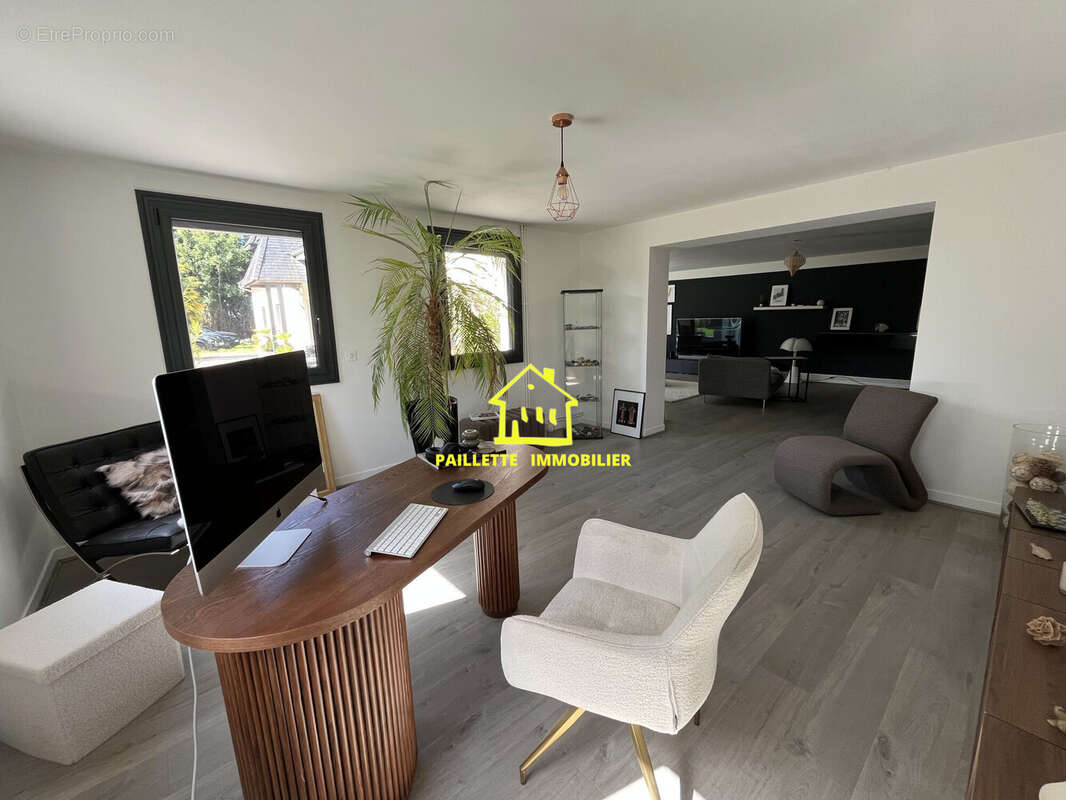 Maison 275 m² à Saint-Romain-De-Colbosc  - photo 4