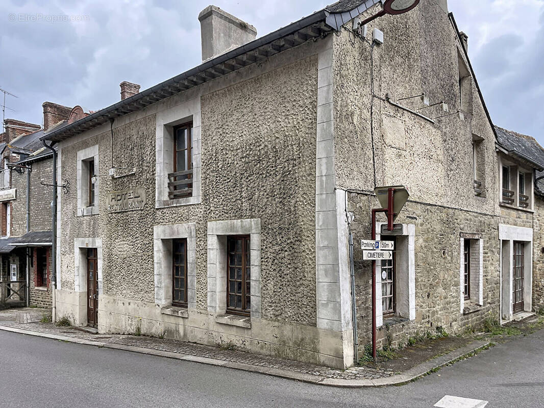 Commerce à BOURG-DES-COMPTES