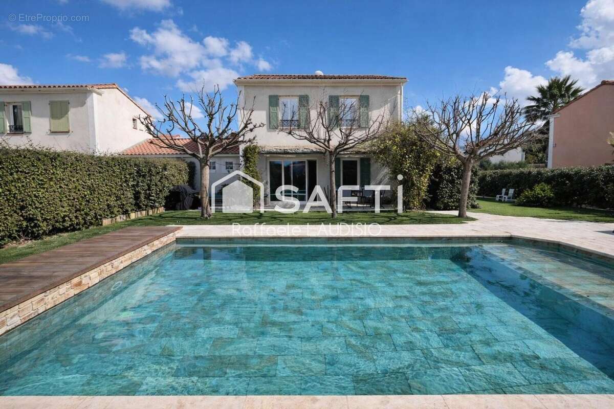 Photo 3 - Maison à FREJUS