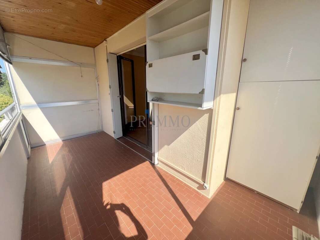 2 pièces Fréjus avec loggia, cave et parking, à rénover, pro - photo 7