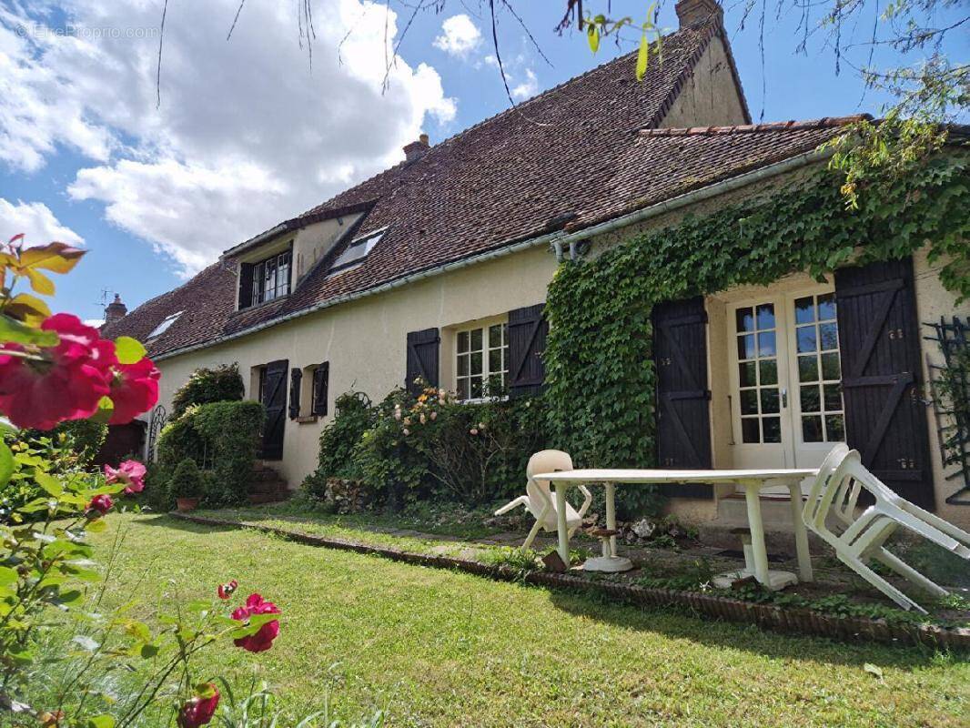 Maison à SAINT-VICTOR-DE-BUTHON