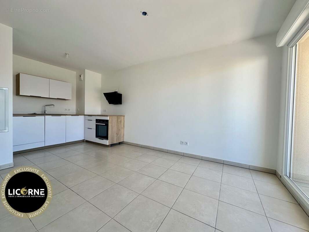 Appartement à LE PUY-SAINTE-REPARADE