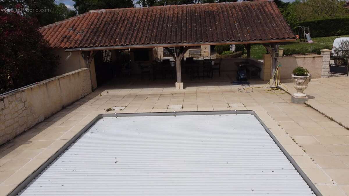 Maison à LIORAC-SUR-LOUYRE