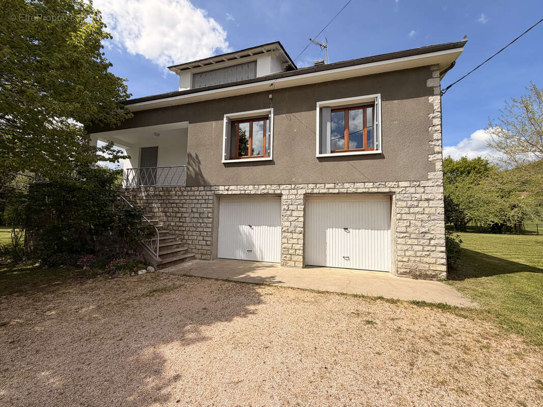 Maison à GAGNAC-SUR-CERE