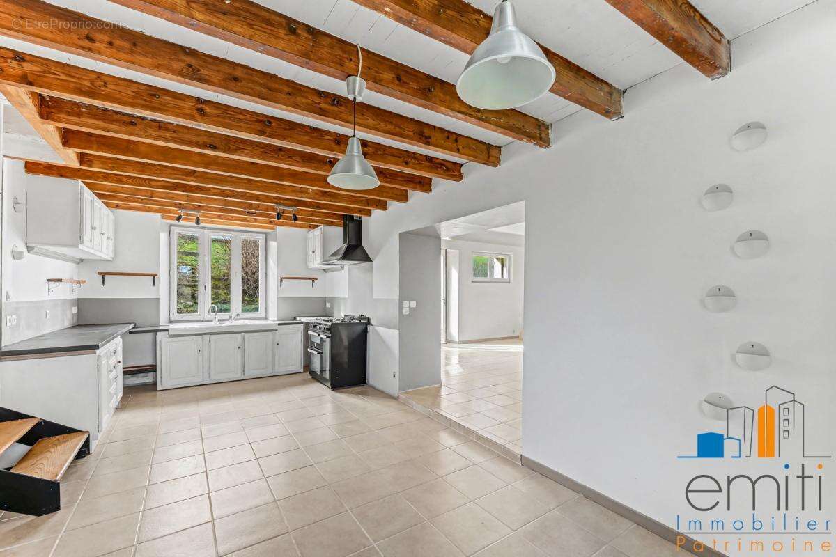 Maison à SALLES-SUR-L'HERS