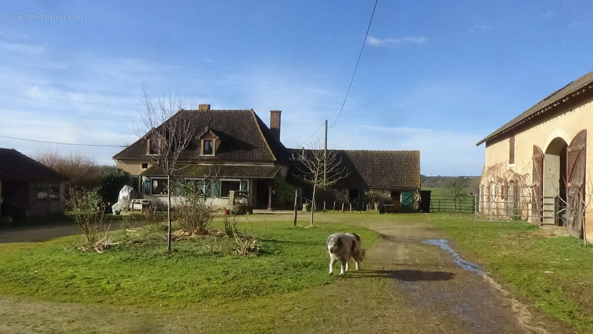 Maison à PERRECY-LES-FORGES