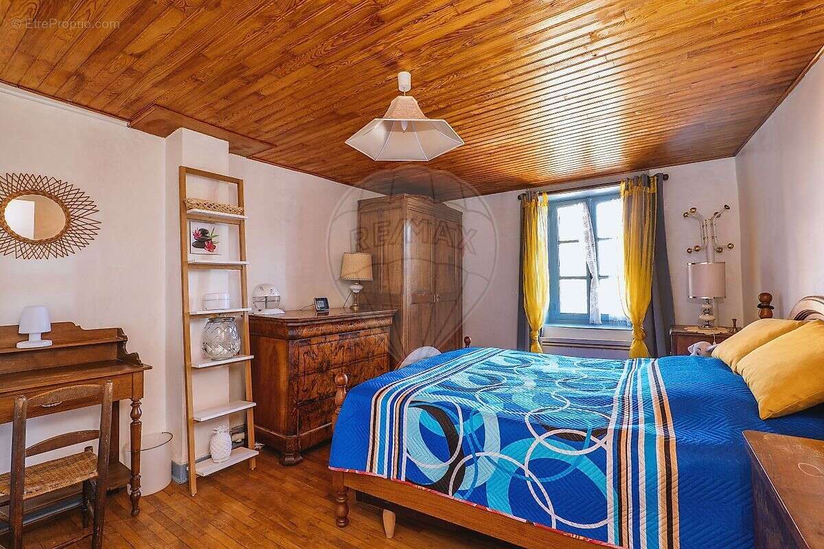 Maison à SAINT-NICOLAS-DES-BIEFS