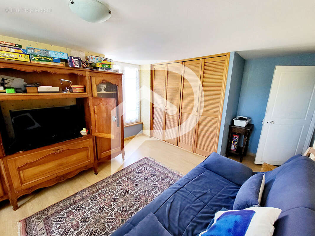 Maison  7 pièce(s) CHAMPSEVRAINE - photo 14
