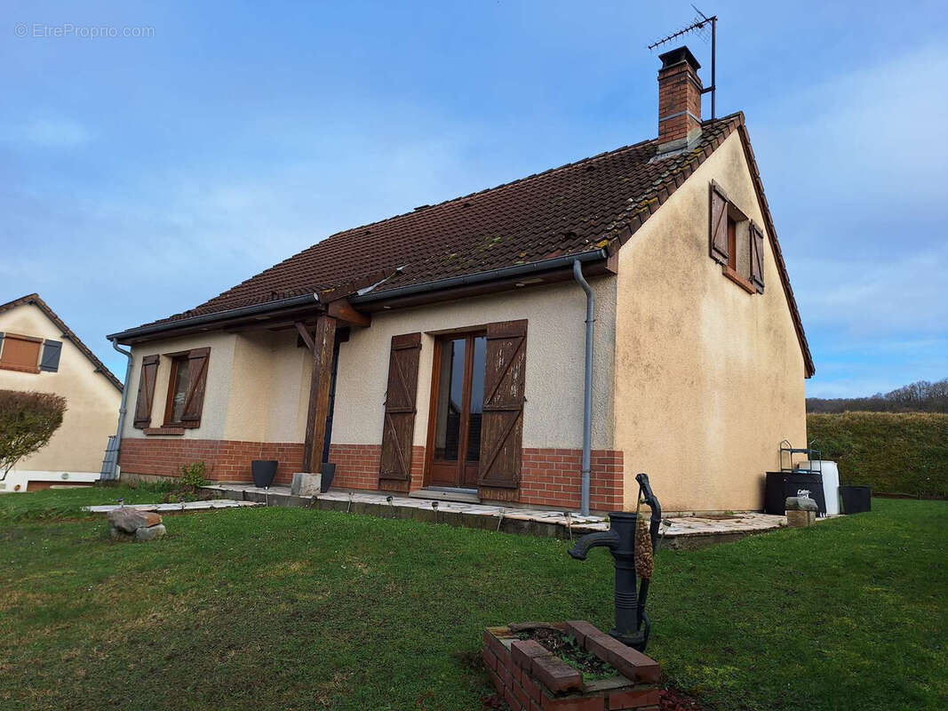 Maison à BOUVAINCOURT-SUR-BRESLE