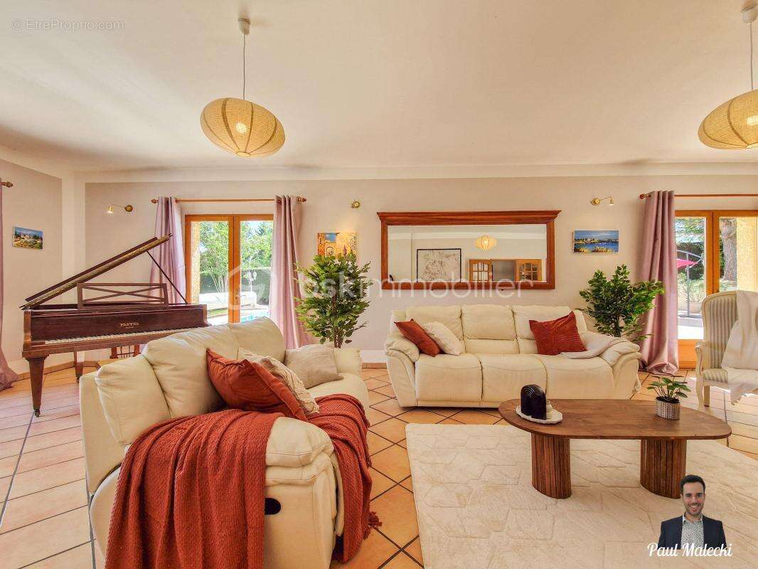 Maison à LA TOUR-DU-PIN