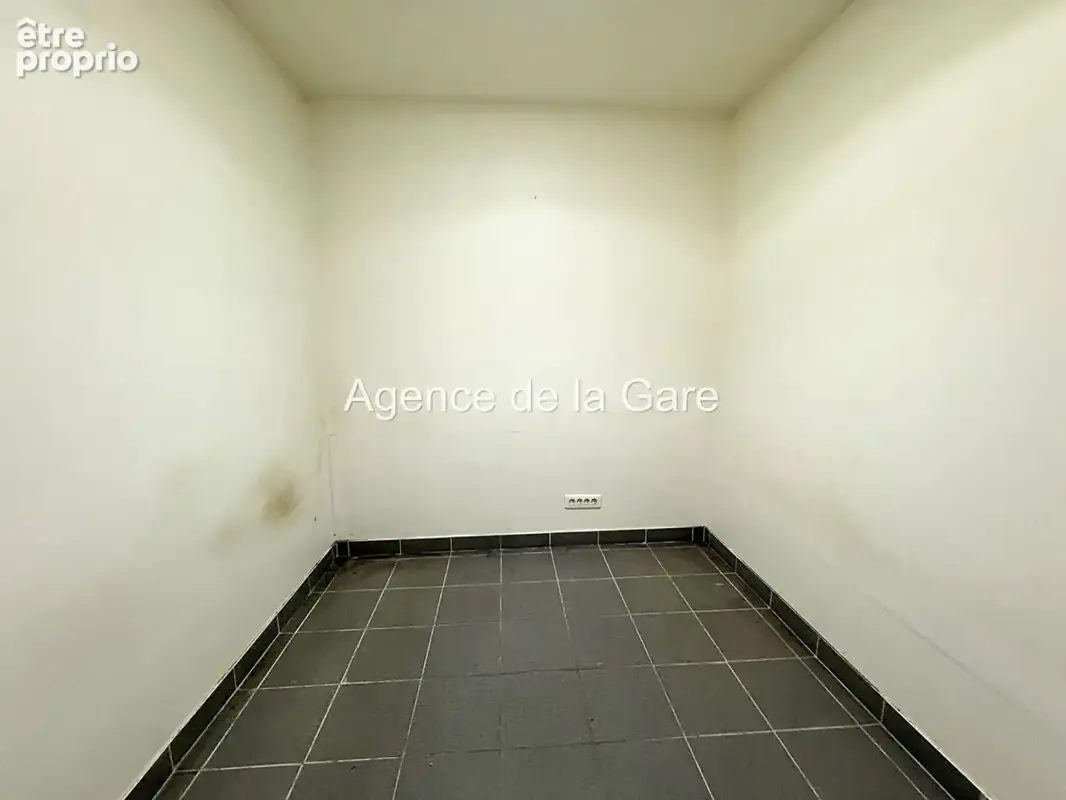 Local d'Activité et bureaux de 163 m² Sartrouville - photo 10