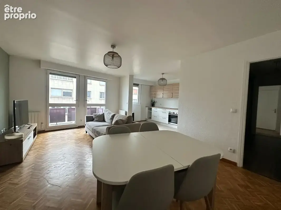 À vendre à Annemasse, Beau T3 meublé à deux pas de la gare et du tramway - photo 3