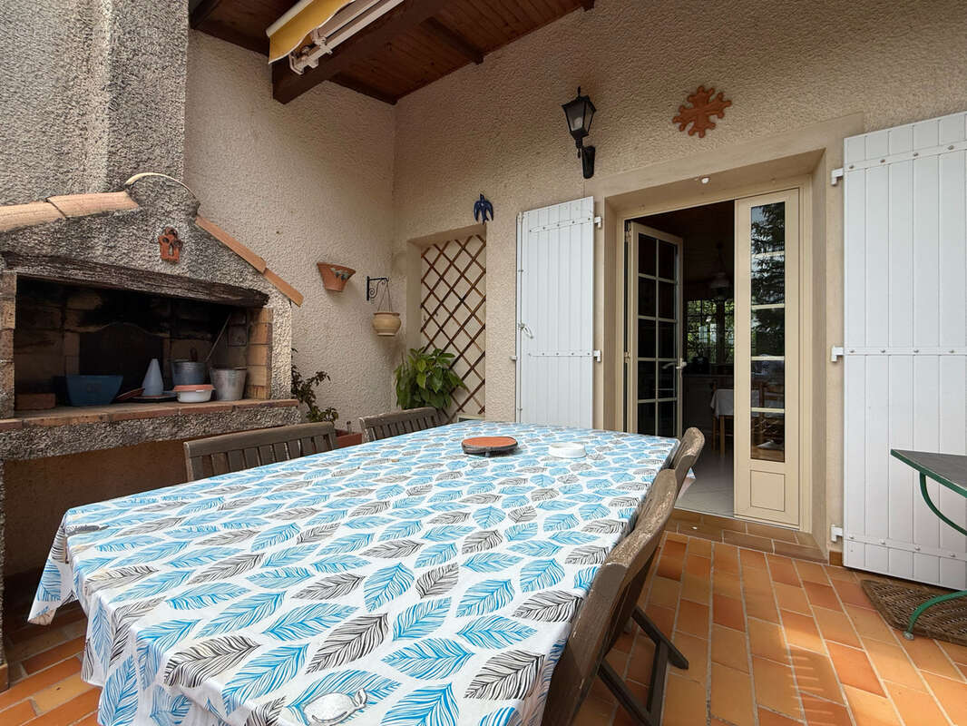 Maison à POUJOLS