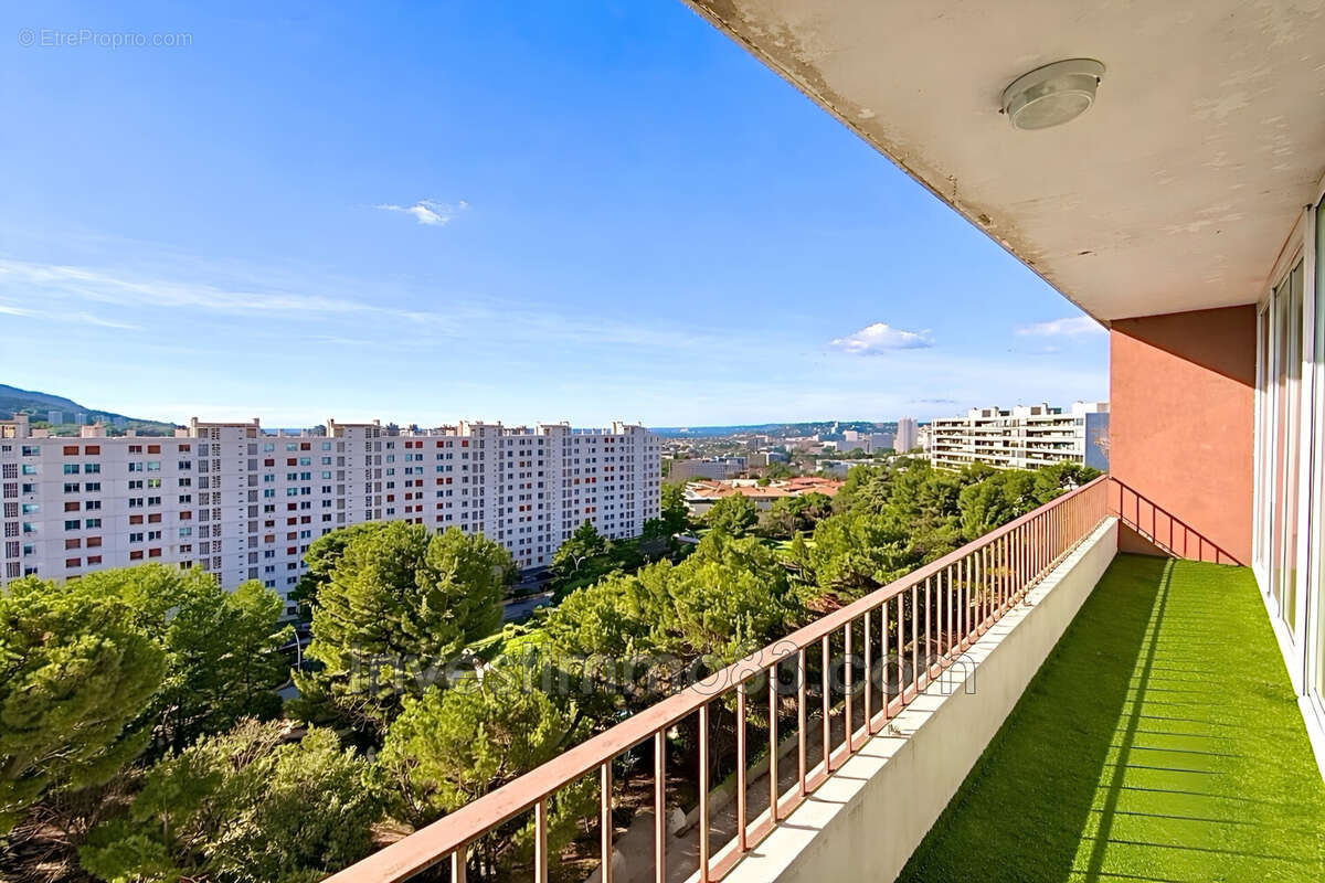 Appartement à MARSEILLE-9E