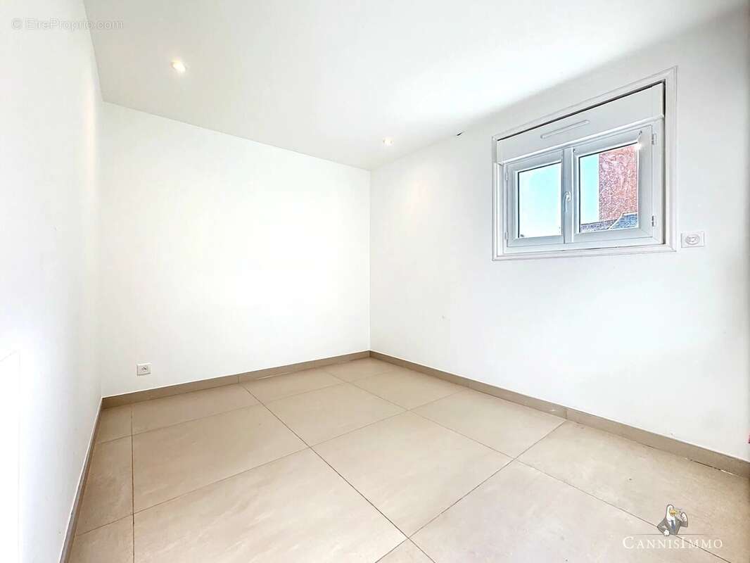 Appartement à AURIBEAU-SUR-SIAGNE