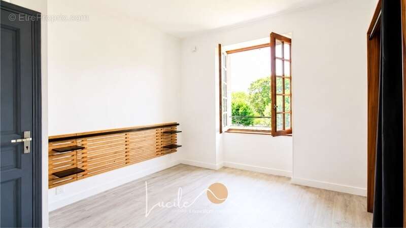Propriété de caractère – Emplacement exceptionnel, beaux volumes et potentiel unique - photo 10