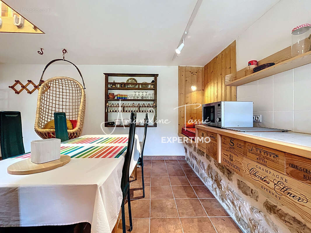 À vendre   Ancien prieuré du XIVe siècle entièrement rénové   Larzac, charme et autonomie - photo 25