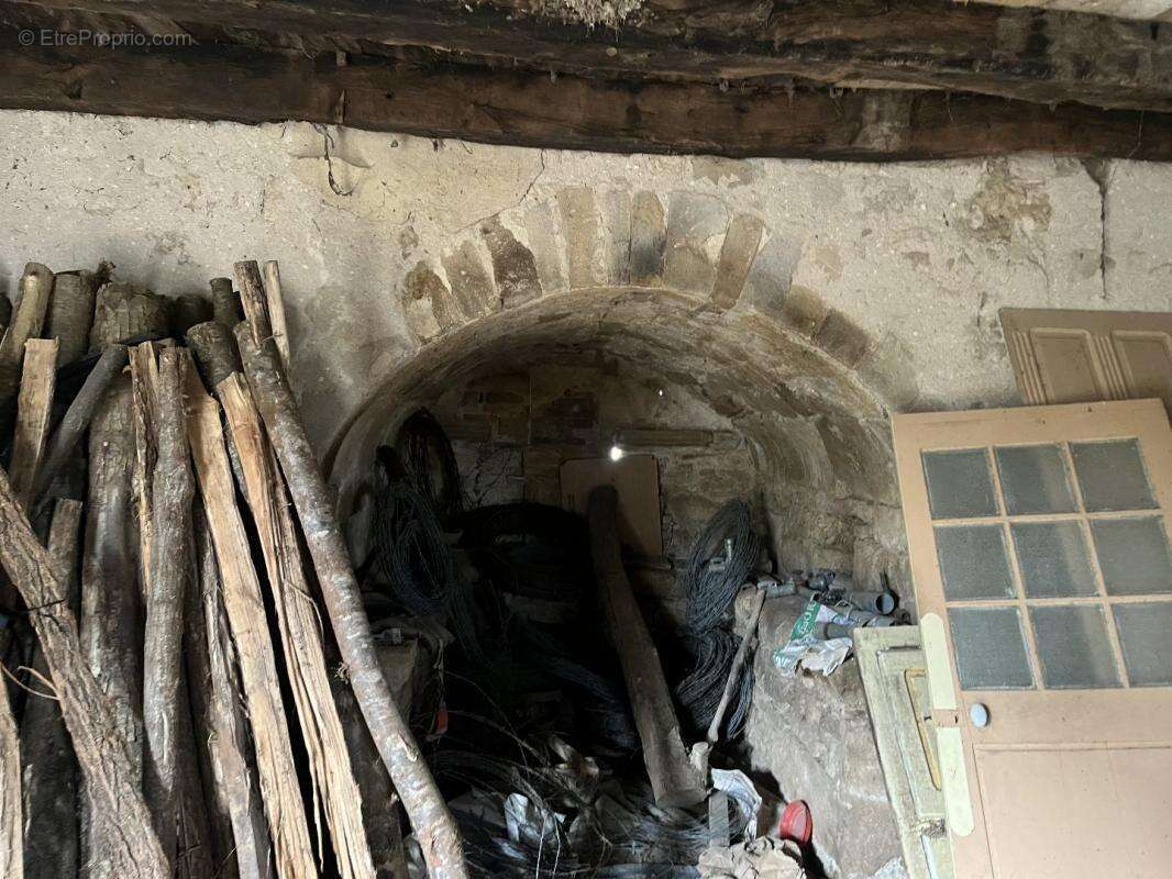 Maison à LA CHAPELLE-AUX-SAINTS