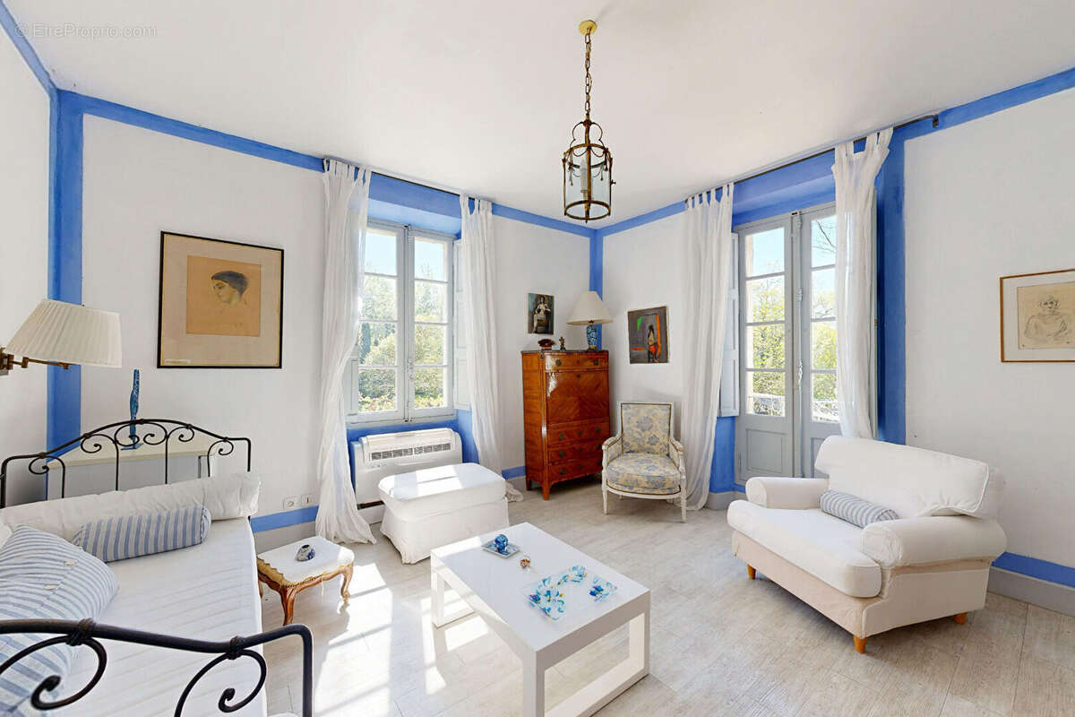 Maison à L'ISLE-SUR-LA-SORGUE