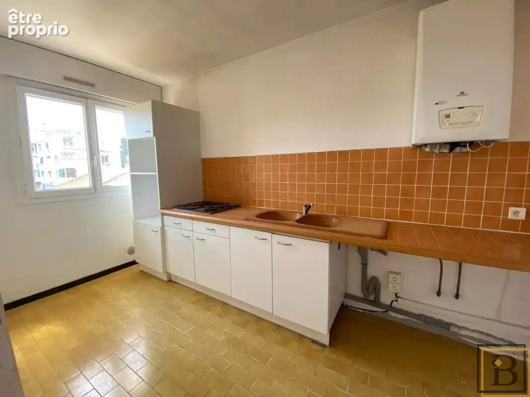Maison de ville au calme   2 appartements   fort potentiel - photo 13
