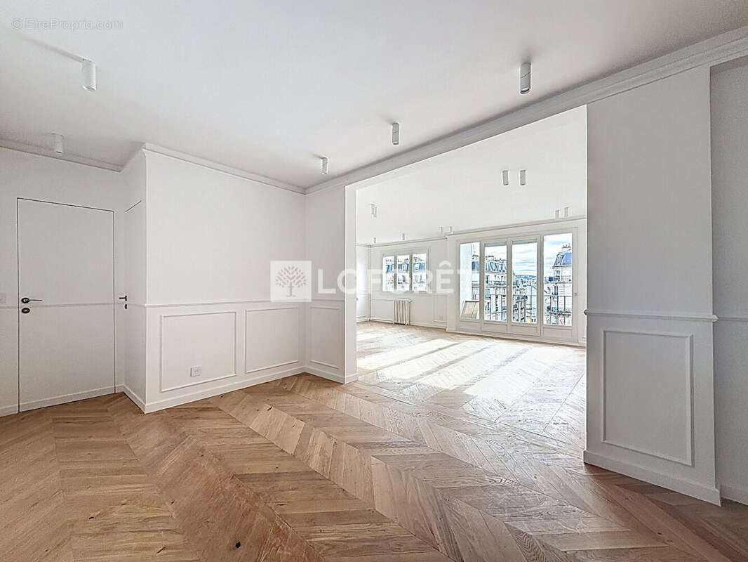 Appartement à PARIS-16E