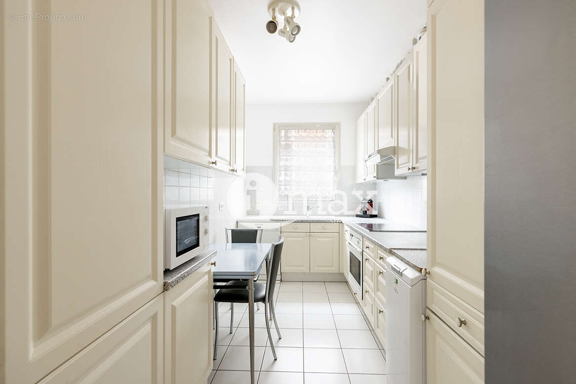 Appartement à LEVALLOIS-PERRET