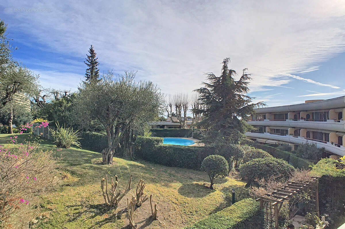 Appartement à LE CANNET